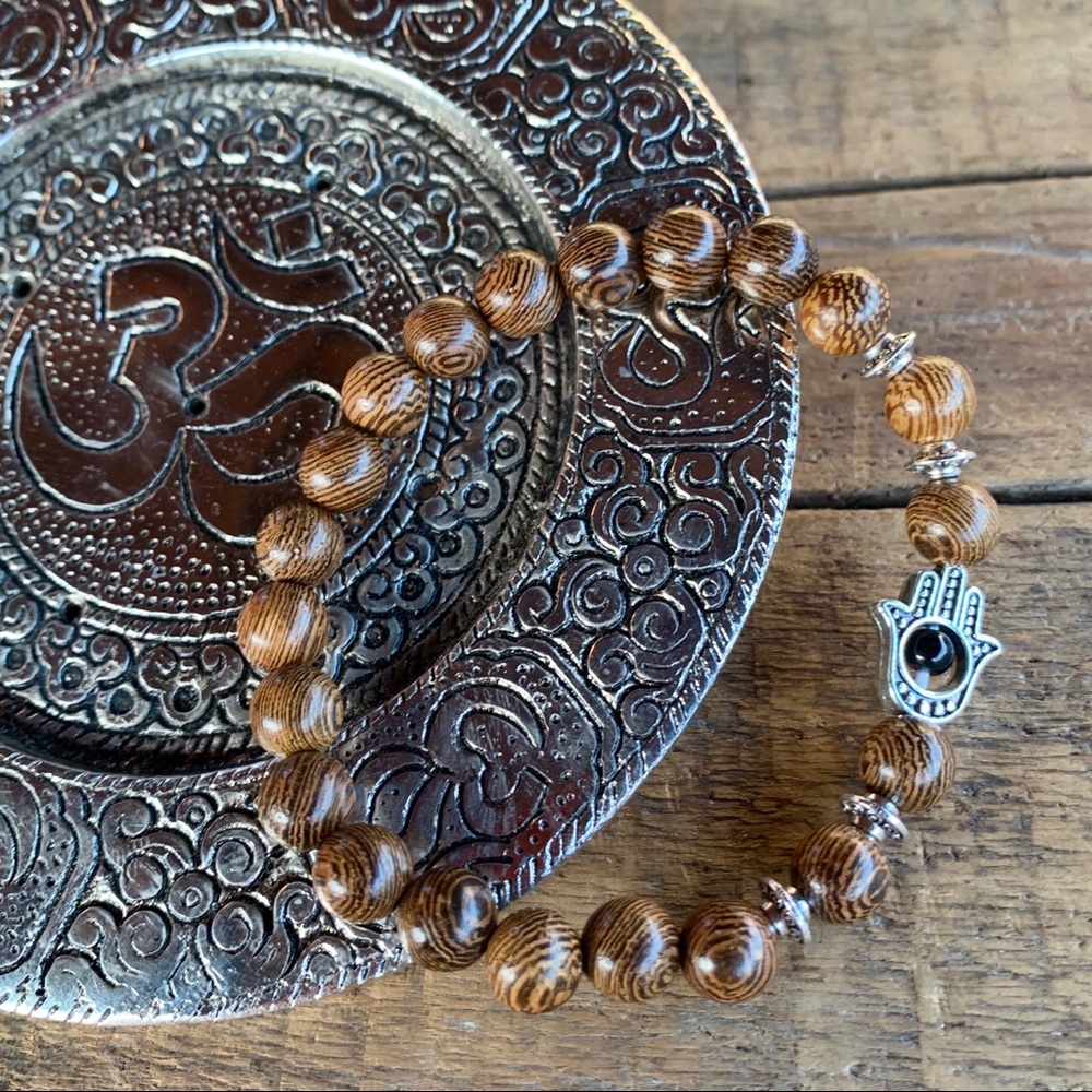 ✨SANDALWOOD BEAD BRACELET W/HAMSA CHARM 8mm✨